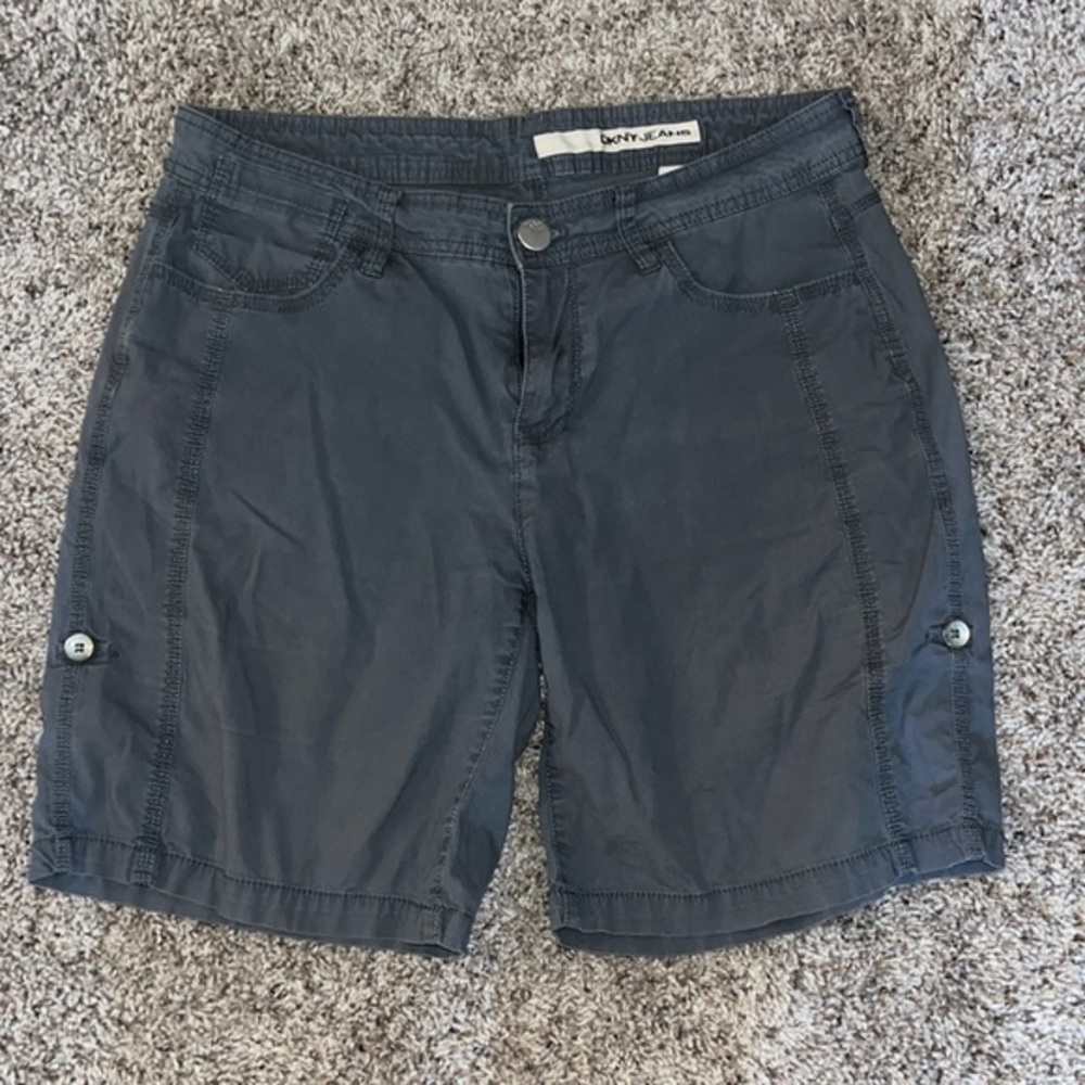 DKNY women’s size 6 grey shorts